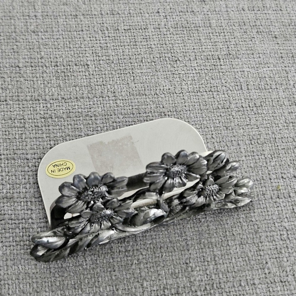 Metal silvertone floral business card photo/recipe holder‎
